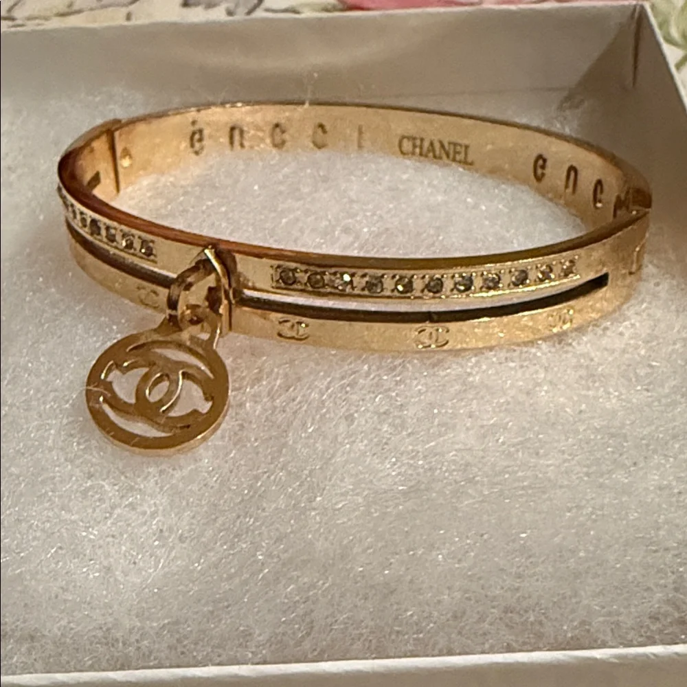 Fashion jewelry CC Gold Bangle Bracelet with Crystal Accents - Picture 2 of 8